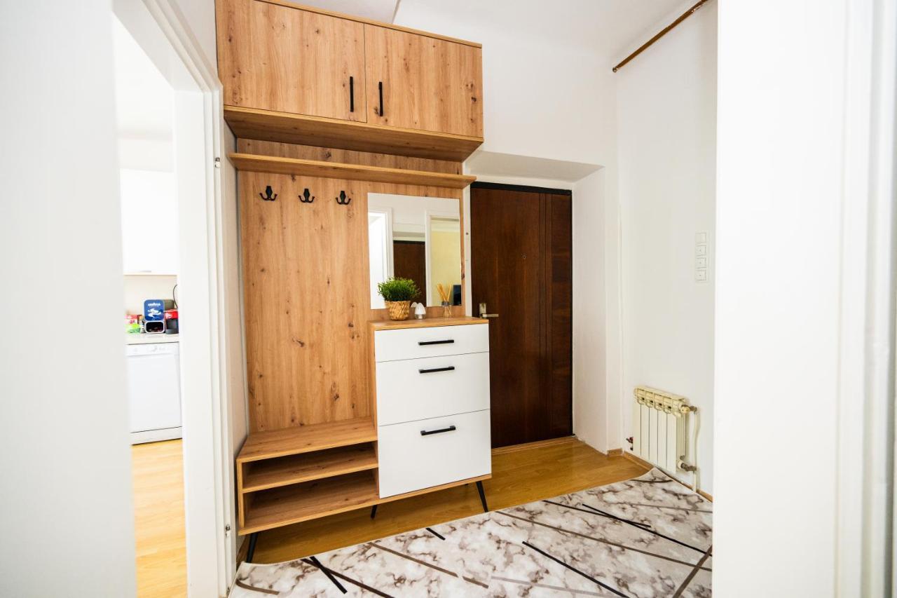 Cozy One-Bedroom Apartment Near City Center 塞拉耶佛 外观 照片