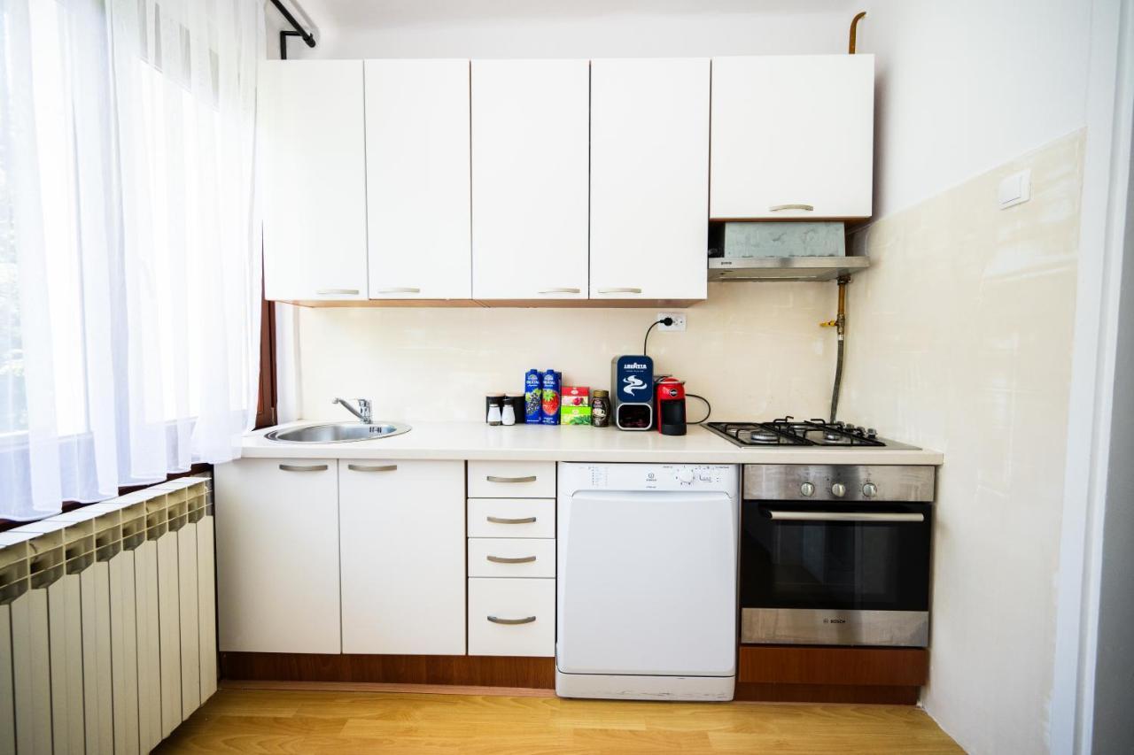 Cozy One-Bedroom Apartment Near City Center 塞拉耶佛 外观 照片