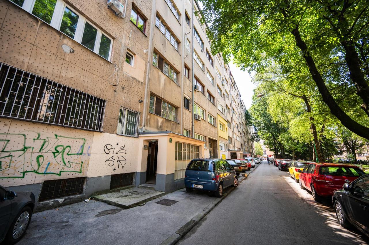 Cozy One-Bedroom Apartment Near City Center 塞拉耶佛 外观 照片