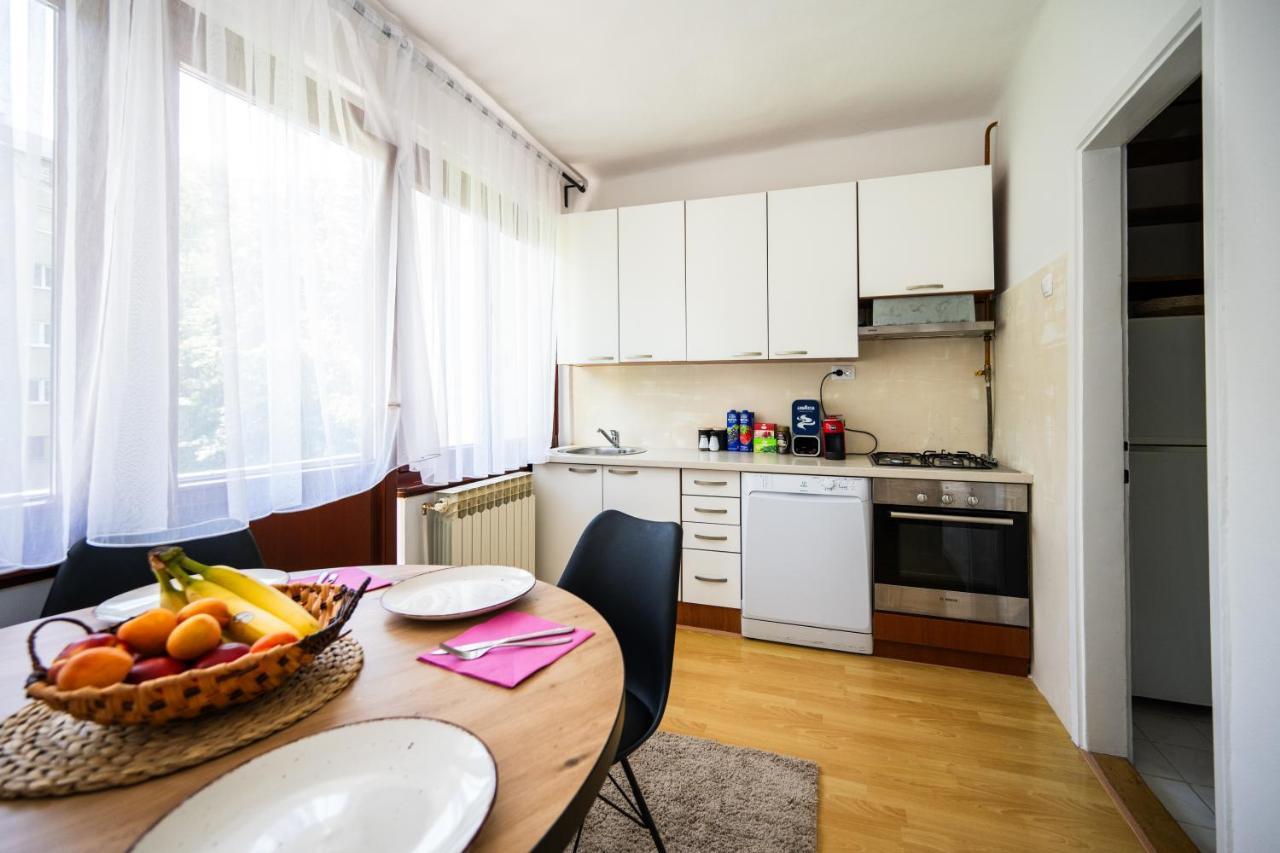 Cozy One-Bedroom Apartment Near City Center 塞拉耶佛 外观 照片